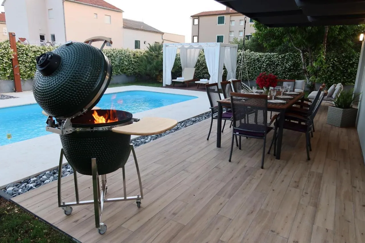 The Cube, Luxury Villa With Private Pool Kastela