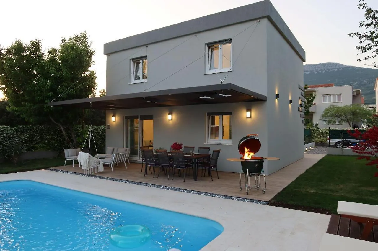 The Cube, Luxury Villa With Private Pool Kastela