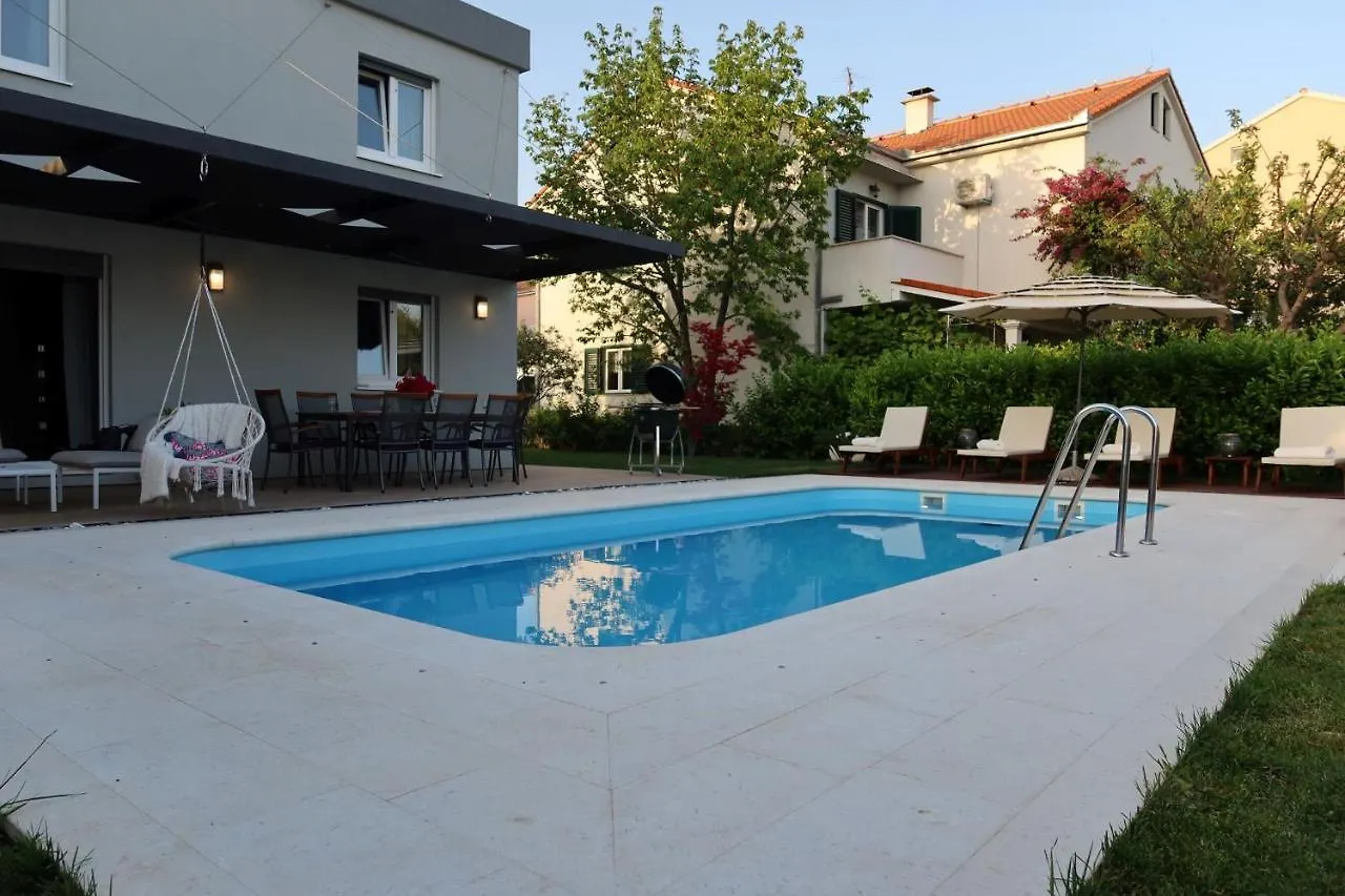 The Cube, Luxury Villa With Private Pool Kastela