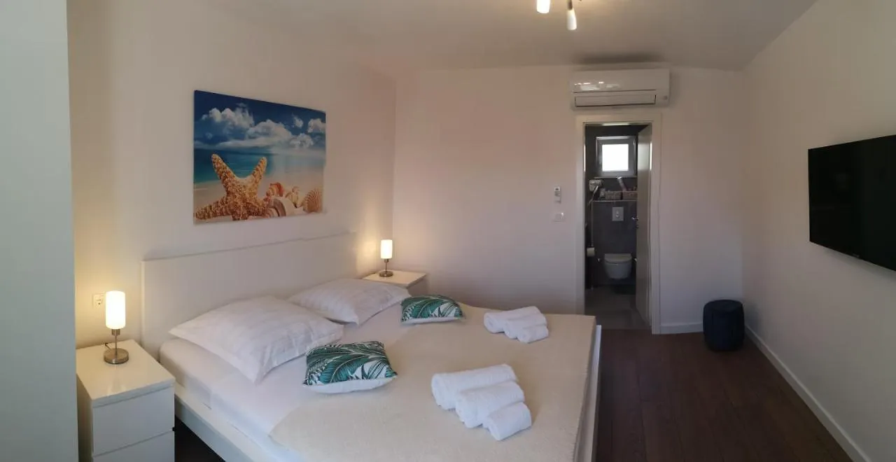 The Cube, Luxury Villa With Private Pool Kastela