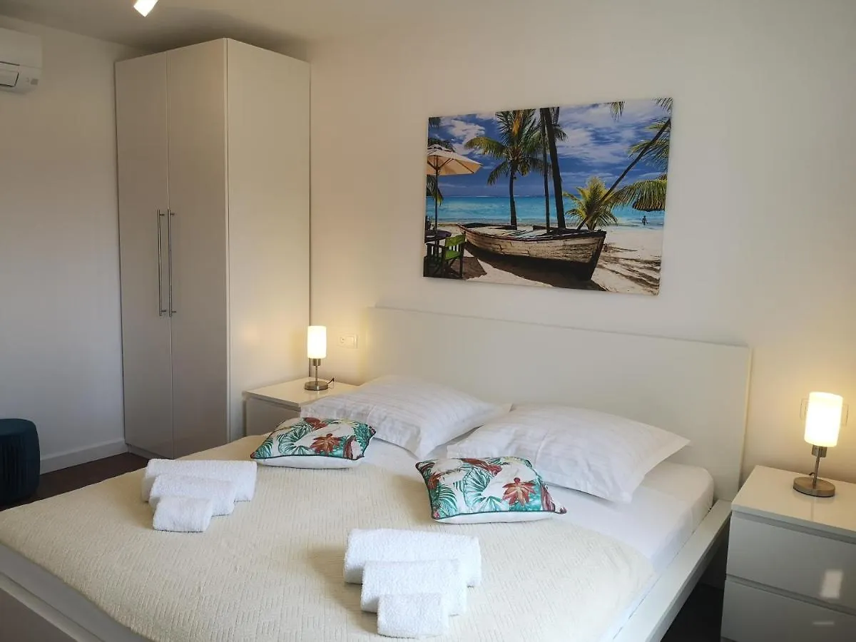 The Cube, Luxury Villa With Private Pool Kastela