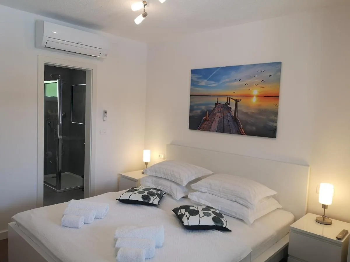 The Cube, Luxury Villa With Private Pool Kastela