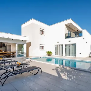 Royal Blue House Villa